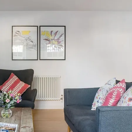 Berkeley Square Apartment