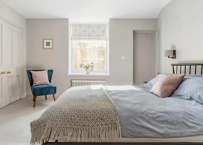 Berkeley Square Apartment